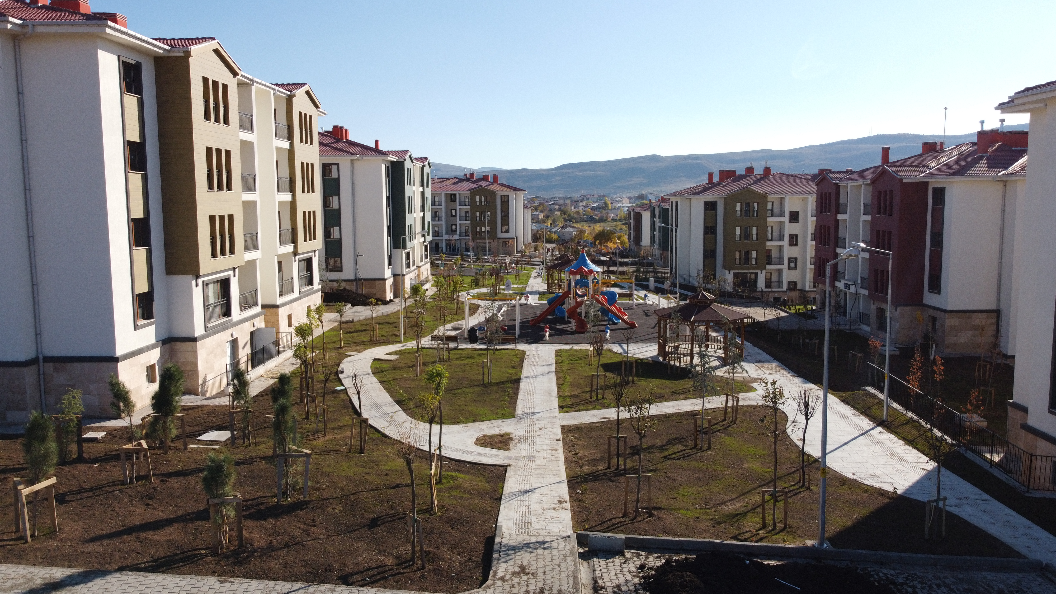 Geleceğin Yapılarını Bugünden İnşa Ediyoruz